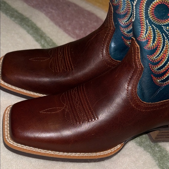 Ariat Women's Heeled Boots in Brown and Blue - Picture 7 of 16